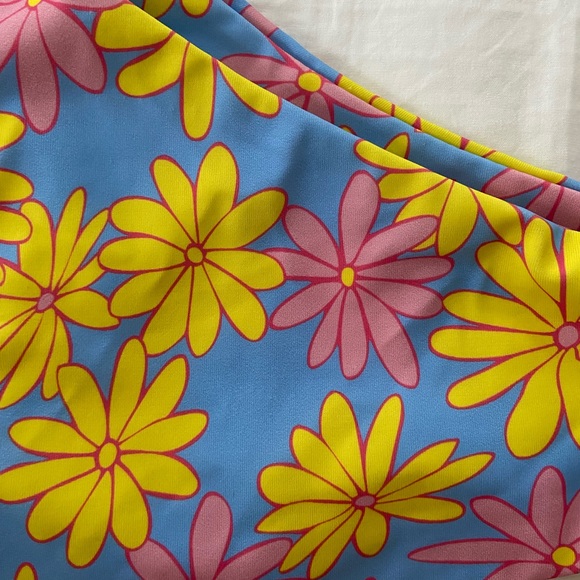 Floral Bikini - Picture 3 of 6